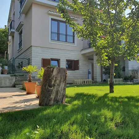 Apartament Marti *